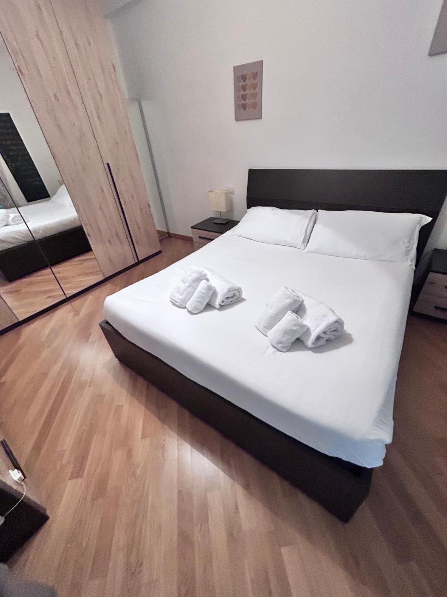 Realty Company Croce * Roma